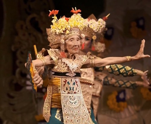 Niang Soli, Penari Legong Legendaris Bali yang Masih Berjaya di Usia Senja
