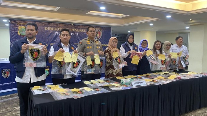 Di Balik ‘Tenda Biru’ Cibitung, Polisi Bongkar Jaringan Eksploitasi Seks Anak di Kafe Karaoke